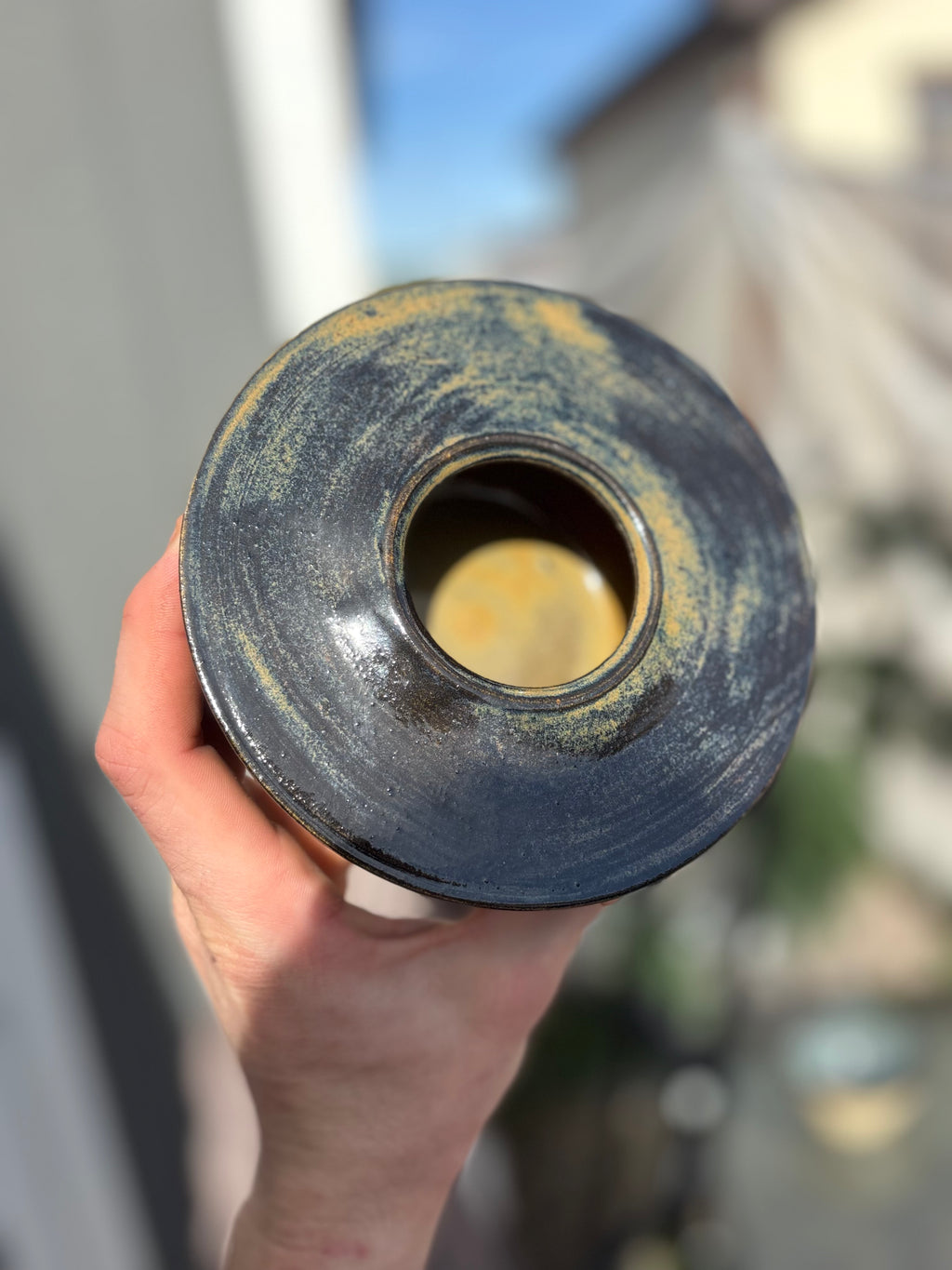 Angular Pin frog Vase