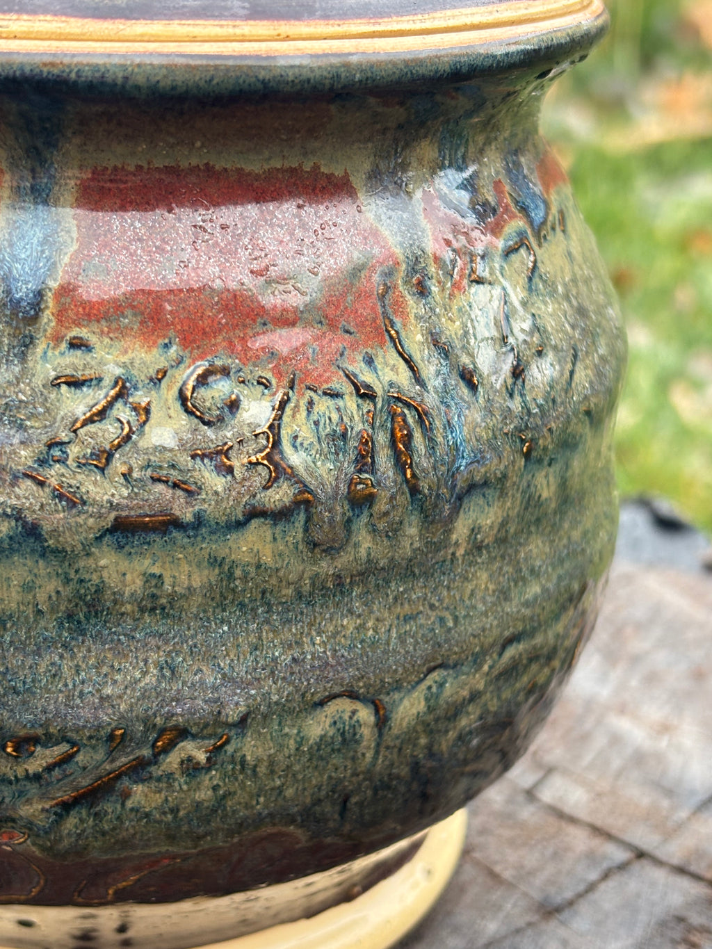 Chattered Floral Jar